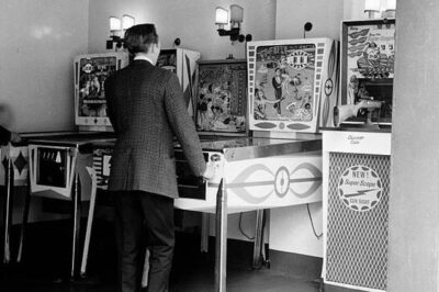 Rent Retro Pinball Machine for Your Party: Tips & Ideas